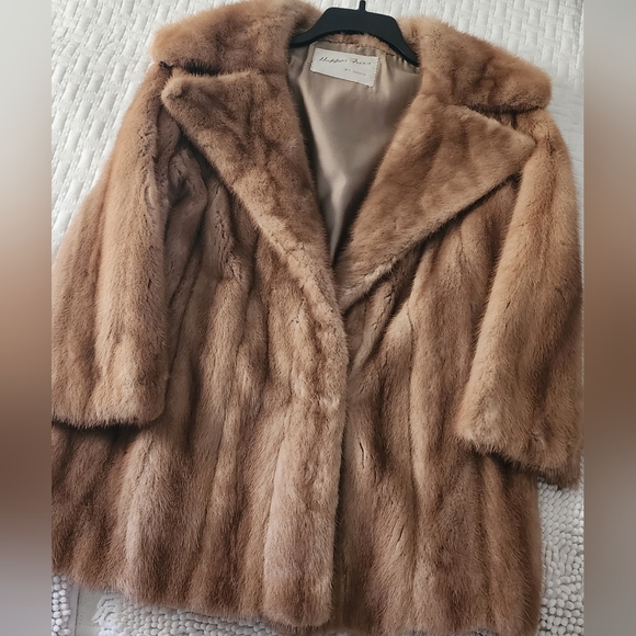 VINTAGE Genuine mink jacket from Hopper Furs St. Louis, MO. Soft and beautiful! - Picture 3 of 12